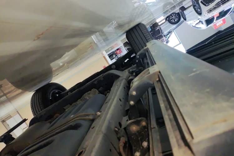Used Tank 300 2023 City Edition 2.0T—Stylish as Ever Left Side Sill