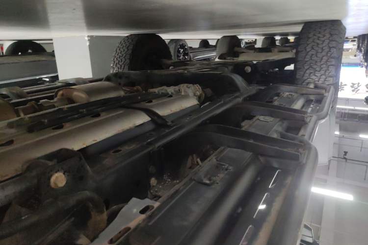 Used Tank 300 2023 2.0T Iron Rider 02 Left Side Sill