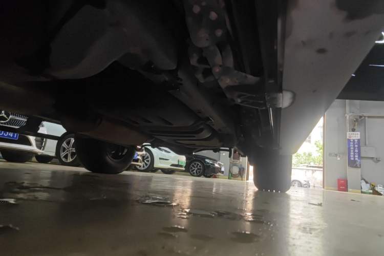 Used Tank 300 2023 City Edition 2.0T—Stylish as Ever Left Side Sill