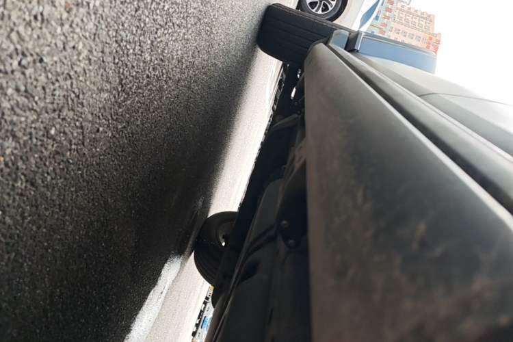 Used Tank 300 2023 City Edition 2.0T—Stylish as Ever Left Side Sill