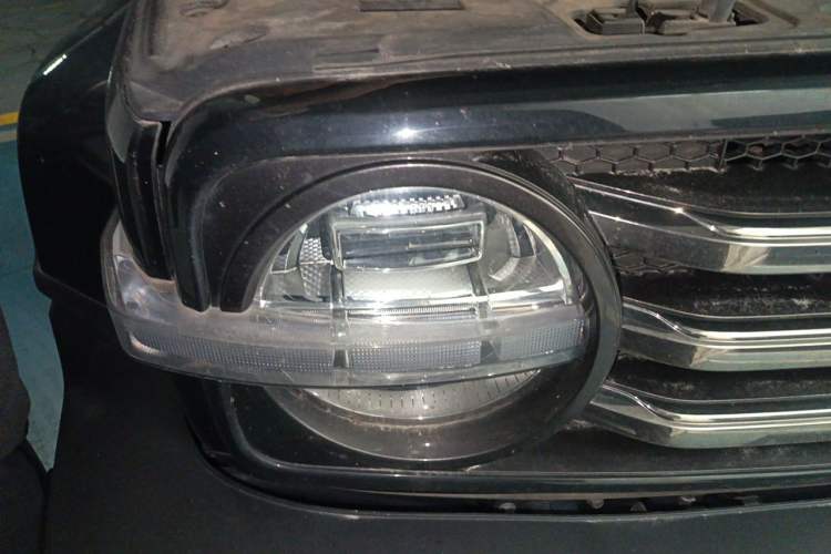 Used Tank 300 2023 City Edition 2.0T—Stylish as Ever Right Front Headlight