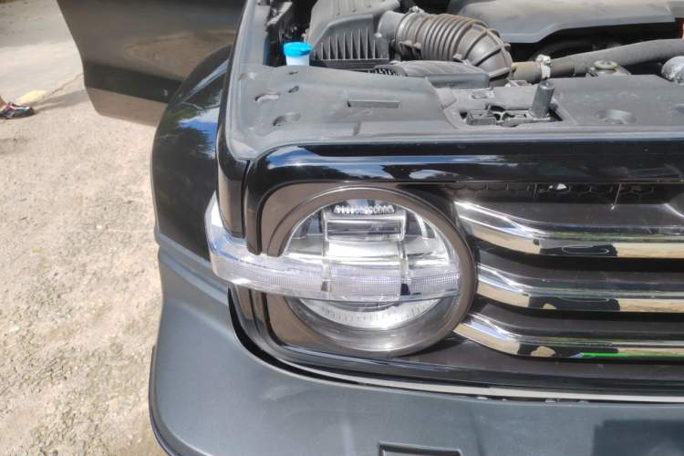 Used Tank 300 2023 City Edition 2.0T—Stylish as Ever Right Front Headlight