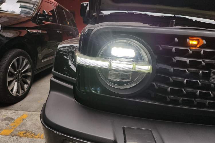 Used Tank 300 2023 City Edition 2.0T—Stylish as Ever Right Front Headlight