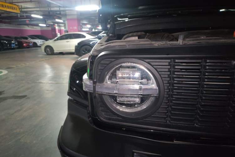 Used Tank 300 2023 City Edition 2.0T—Stylish as Ever Right Front Headlight