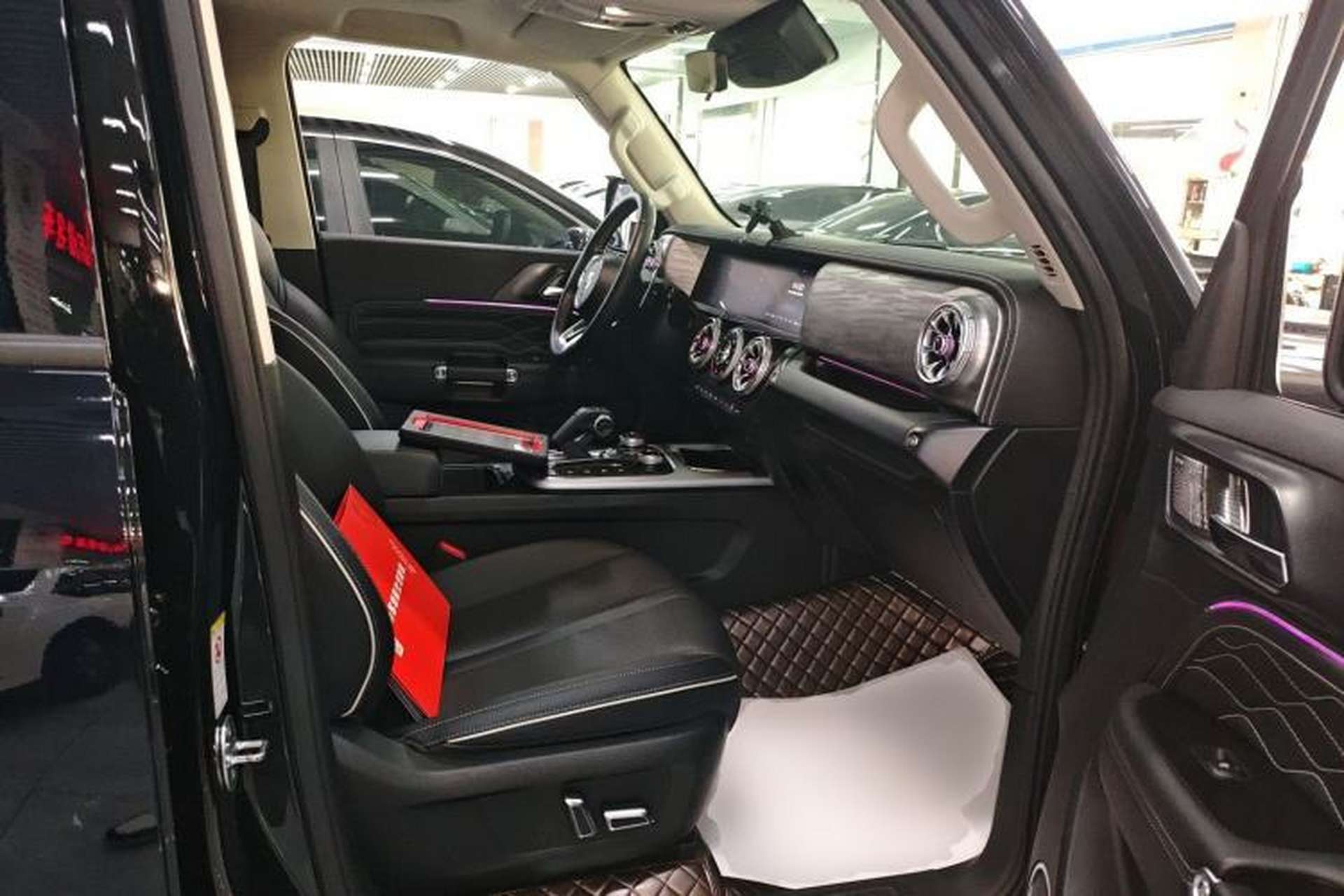 Used Tank 300 2023 Off-Road Edition 2.0T Conqueror Right Front Seat