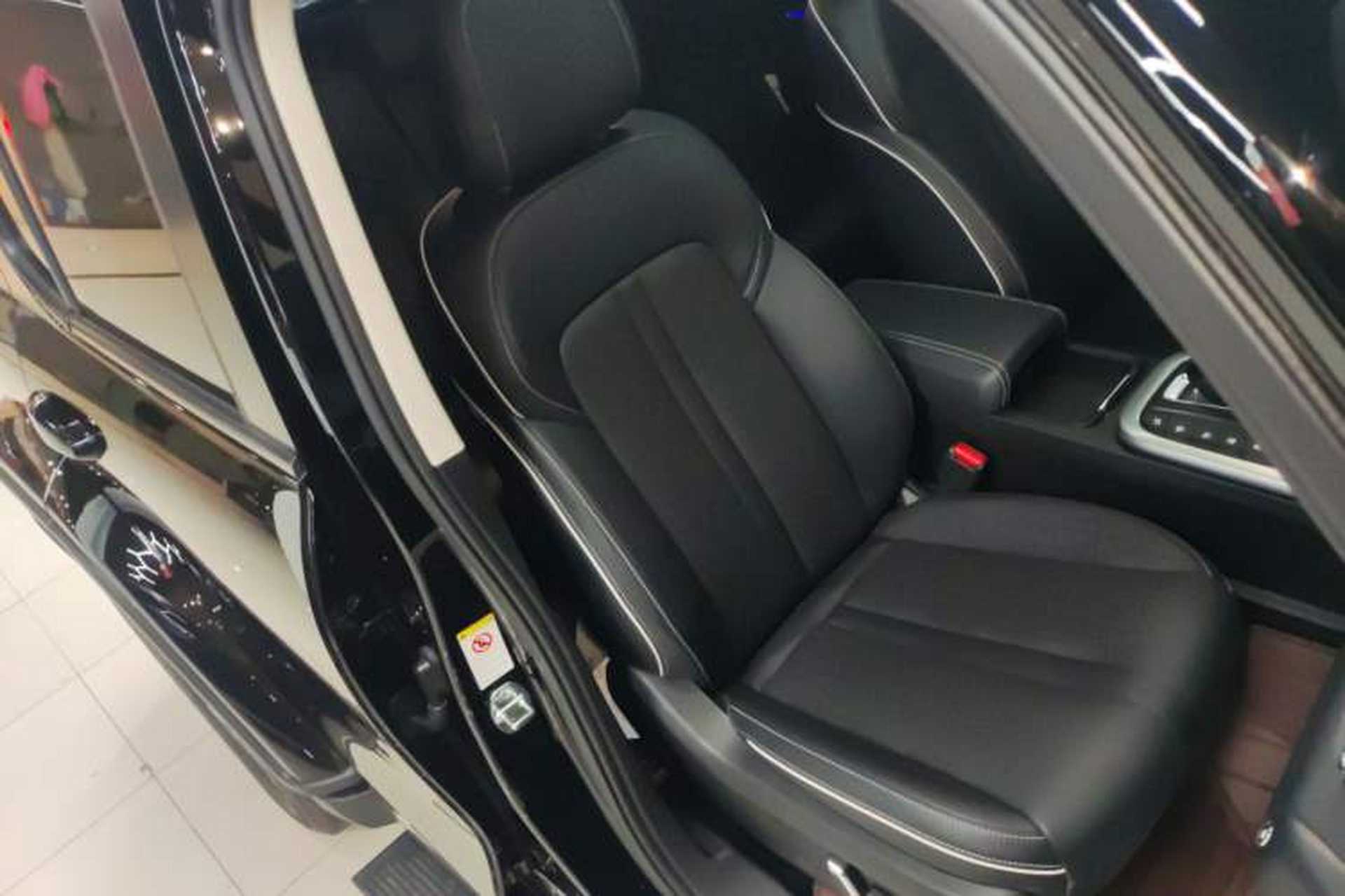 Used Tank 300 2023 City Edition 2.0T—Stylish as Ever Right Front Seat