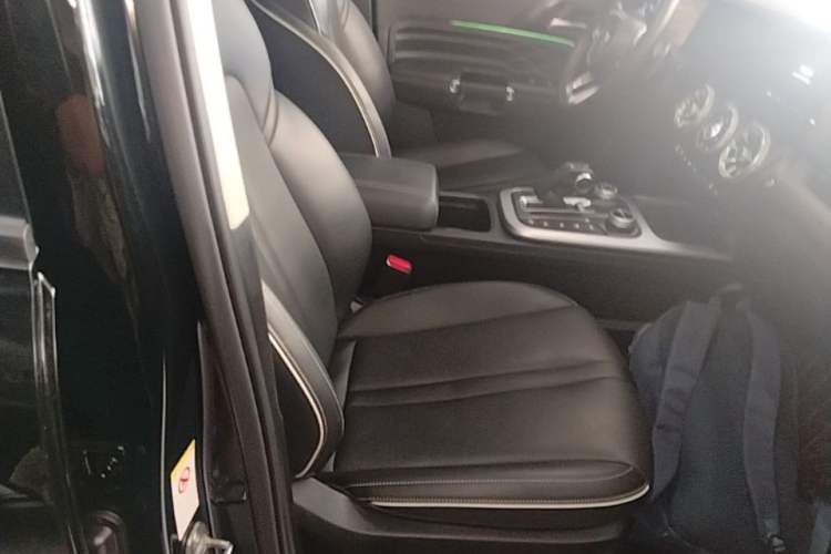 Used Tank 300 2023 City Edition 2.0T—Stylish as Ever Right Front Seat