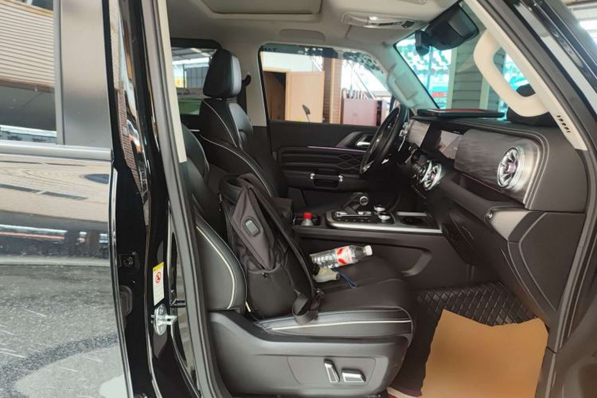 Used Tank 300 2023 City Edition 2.0T—Stylish as Ever Right Front Seat