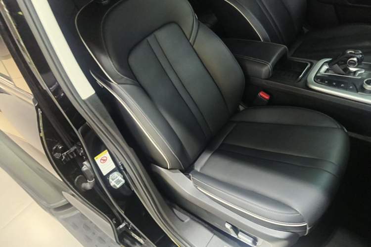 Used Tank 300 2023 Off-Road Edition 2.0T Conqueror Right Front Seat
