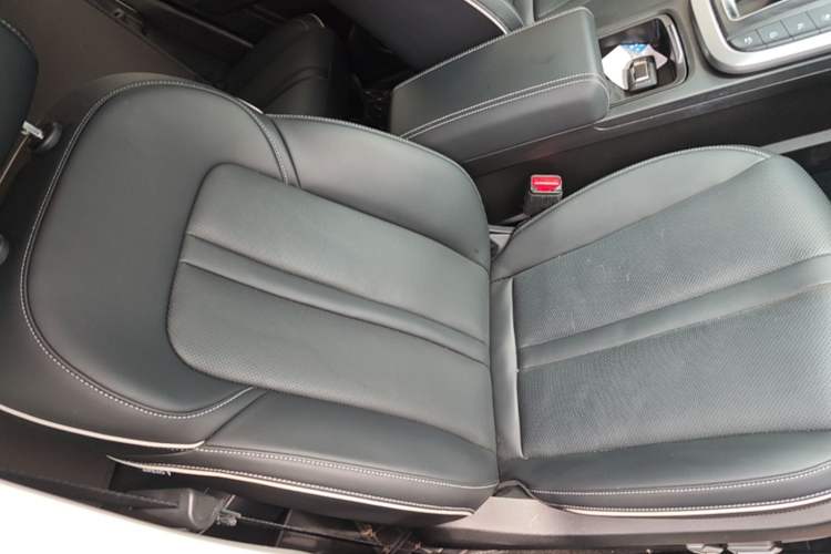 Used Tank 300 2023 City Edition 2.0T—Stylish as Ever Right Front Seat