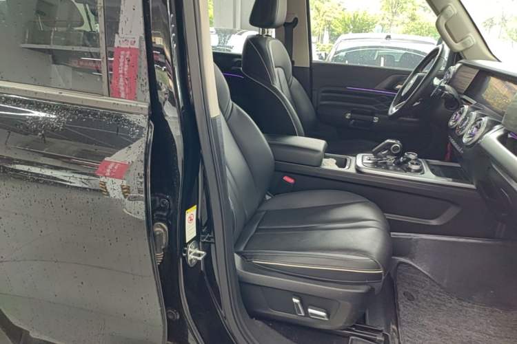 Used Tank 300 2023 Off-Road Edition 2.0T Conqueror Right Front Seat
