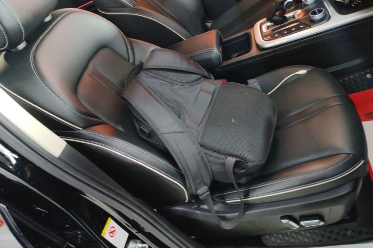 Used Tank 300 2023 City Edition 2.0T—Stylish as Ever Right Front Seat