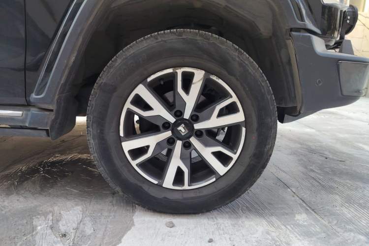 Used Tank 300 2023 City Edition 2.0T—Stylish as Ever Right Front Wheel Hub