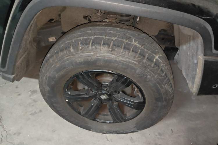 Used Tank 300 2023 City Edition 2.0T—Stylish as Ever Right Front Wheel Hub