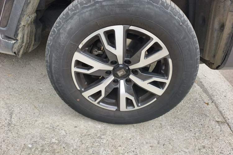 Used Tank 300 2023 City Edition 2.0T—Stylish as Ever Right Front Wheel Hub