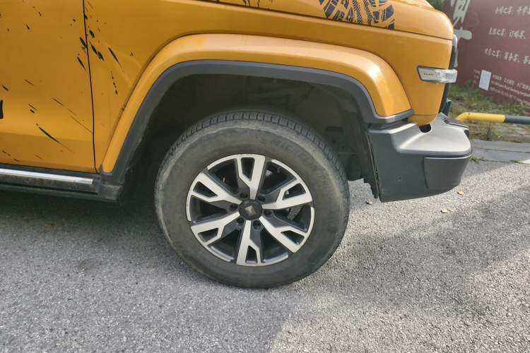 Used Tank 300 2023 City Edition 2.0T—Stylish as Ever Right Front Wheel Hub
