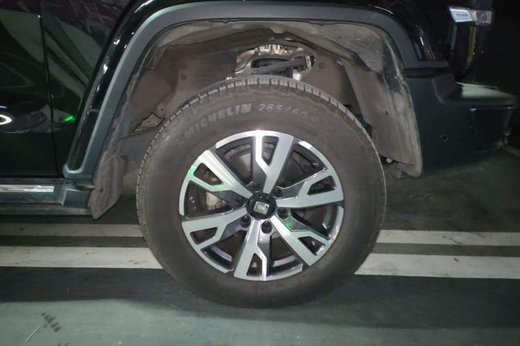 Used Tank 300 2023 City Edition 2.0T—Stylish as Ever Right Front Wheel Hub
