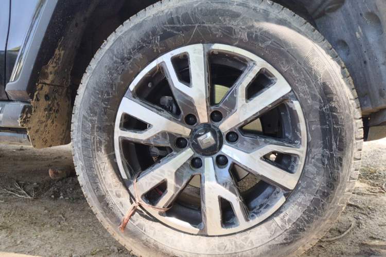 Used Tank 300 2023 City Edition 2.0T—Stylish as Ever Right Front Wheel Hub