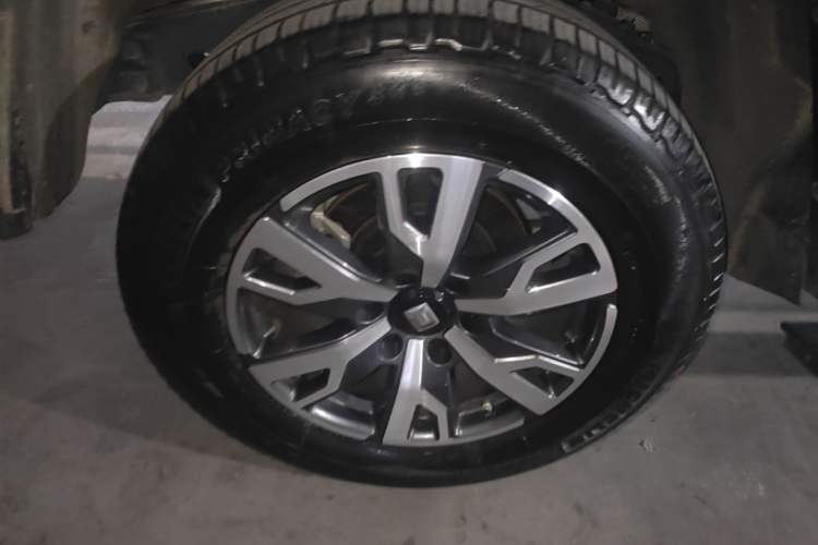 Used Tank 300 2023 City Edition 2.0T—Stylish as Ever Right Rear Wheel Hub