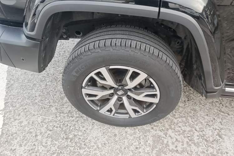 Used Tank 300 2023 City Edition 2.0T—Stylish as Ever Right Rear Wheel Hub