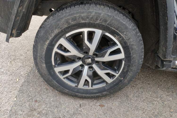 Used Tank 300 2023 City Edition 2.0T—Stylish as Ever Right Rear Wheel Hub