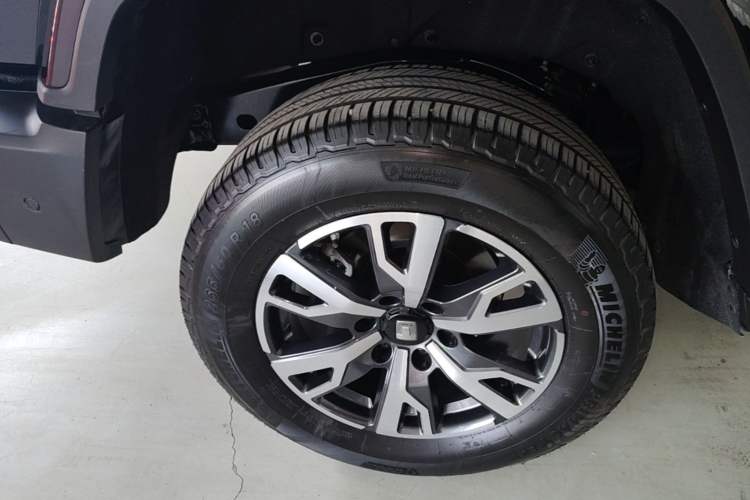Used Tank 300 2023 City Edition 2.0T—Stylish as Ever Right Rear Wheel Hub