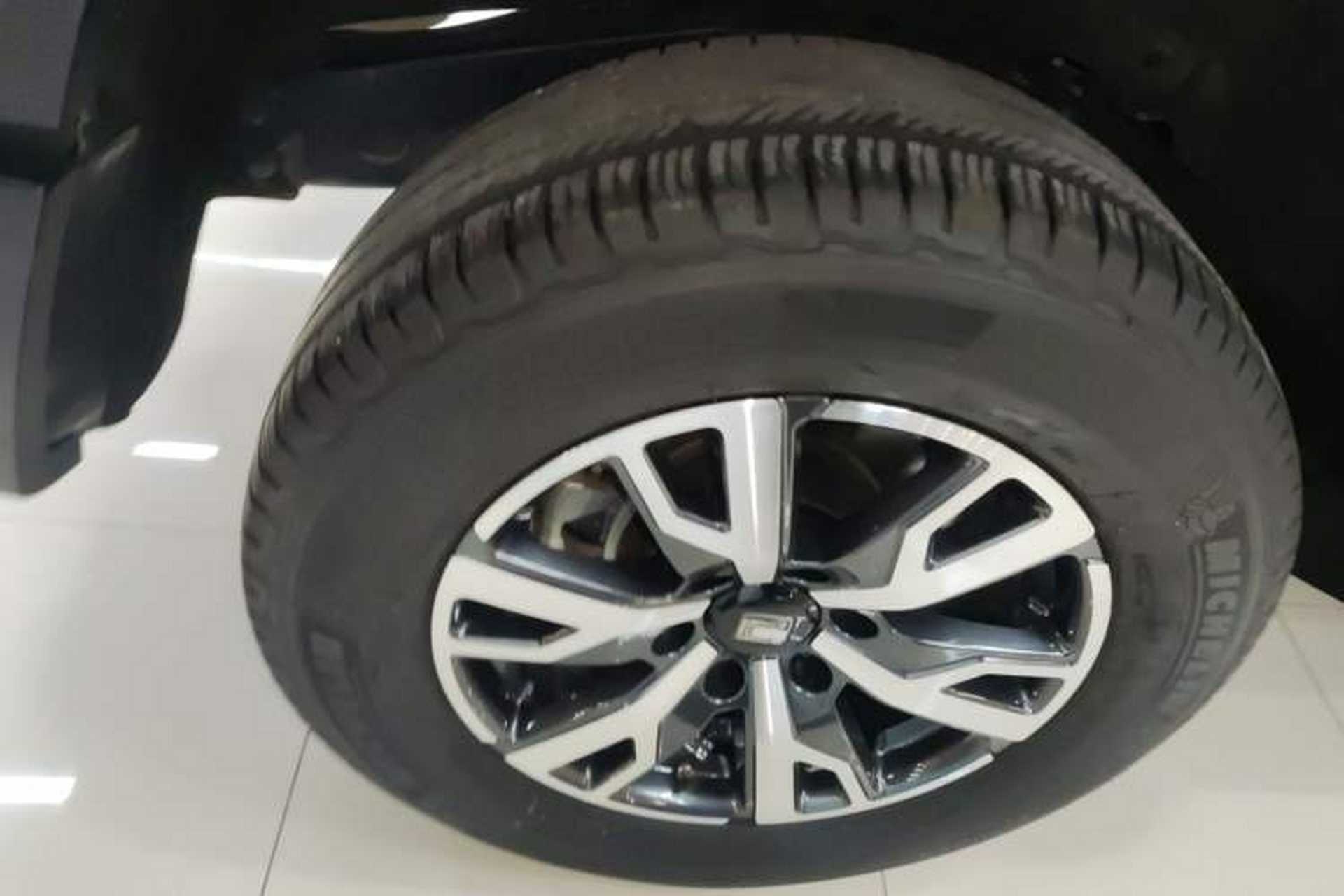 Used Tank 300 2023 City Edition 2.0T—Stylish as Ever Right Rear Wheel Hub