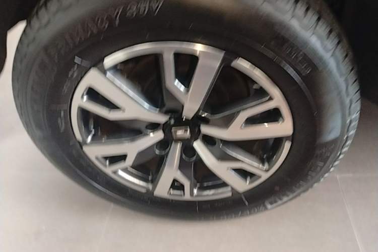 Used Tank 300 2023 City Edition 2.0T—Stylish as Ever Right Rear Wheel Hub