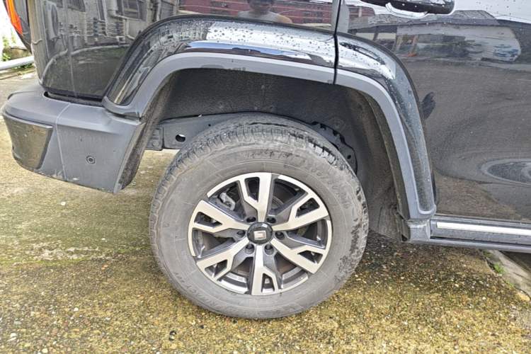 Used Tank 300 2023 City Edition 2.0T—Stylish as Ever Right Rear Wheel Hub