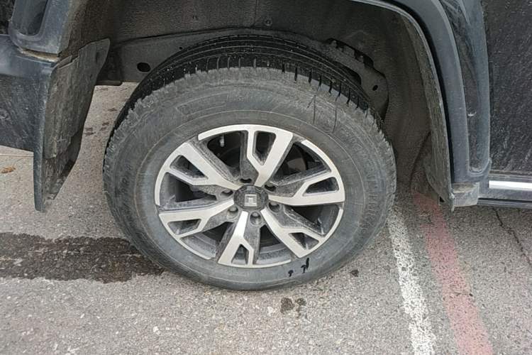 Used Tank 300 2023 City Edition 2.0T—Stylish as Ever Right Rear Wheel Hub