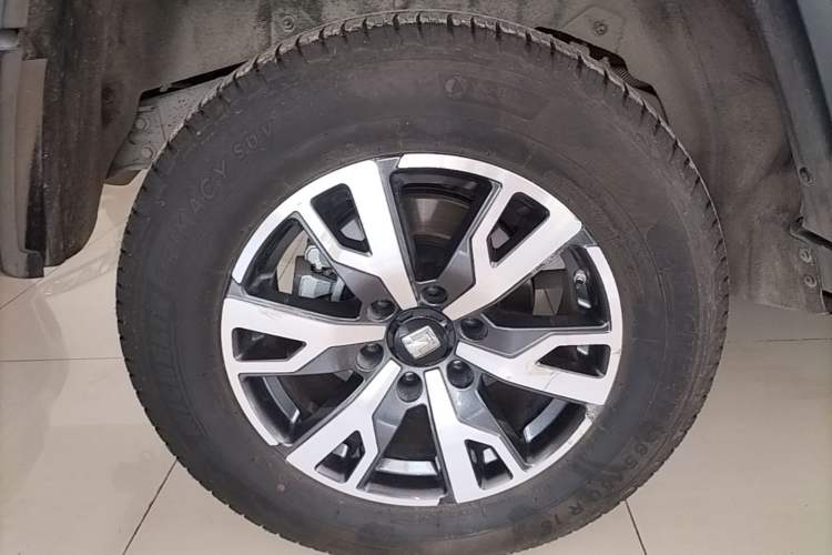 Used Tank 300 2023 City Edition 2.0T—Stylish as Ever Right Rear Wheel Hub