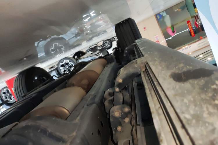 Used Tank 300 2023 City Edition 2.0T—Stylish as Ever Right Side Sill