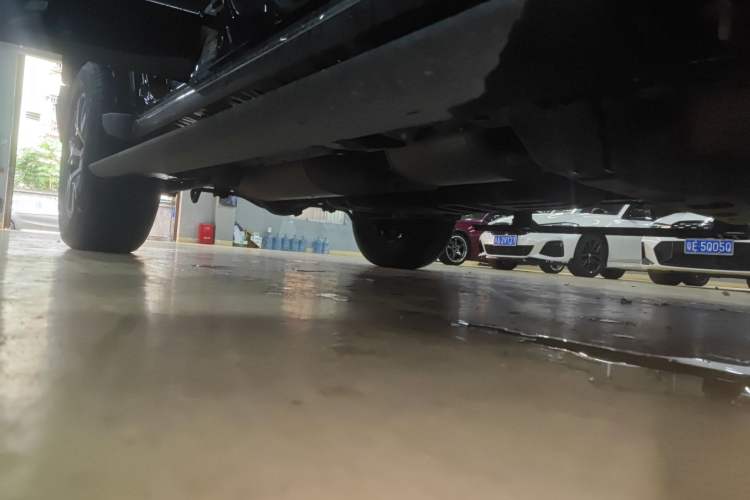 Used Tank 300 2023 City Edition 2.0T—Stylish as Ever Right Side Sill