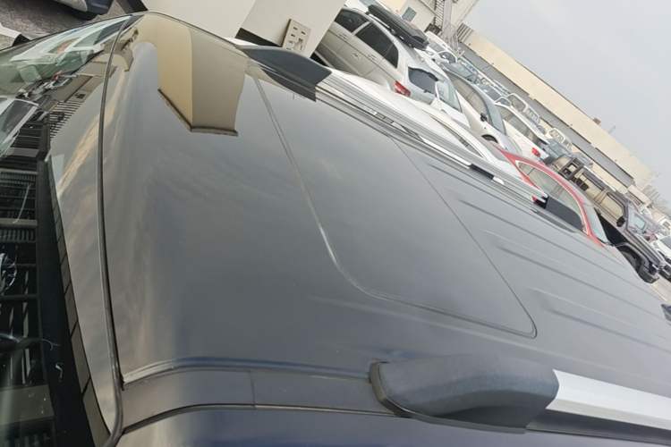Used Tank 300 2023 City Edition 2.0T—Stylish as Ever Roof