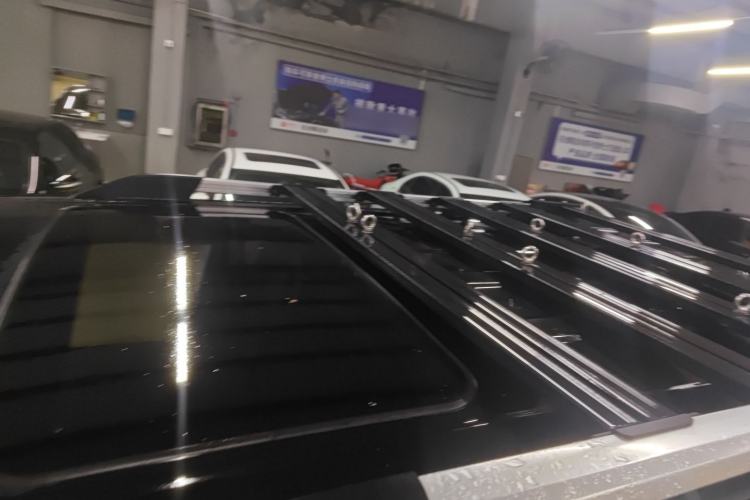 Used Tank 300 2023 City Edition 2.0T—Stylish as Ever Roof
