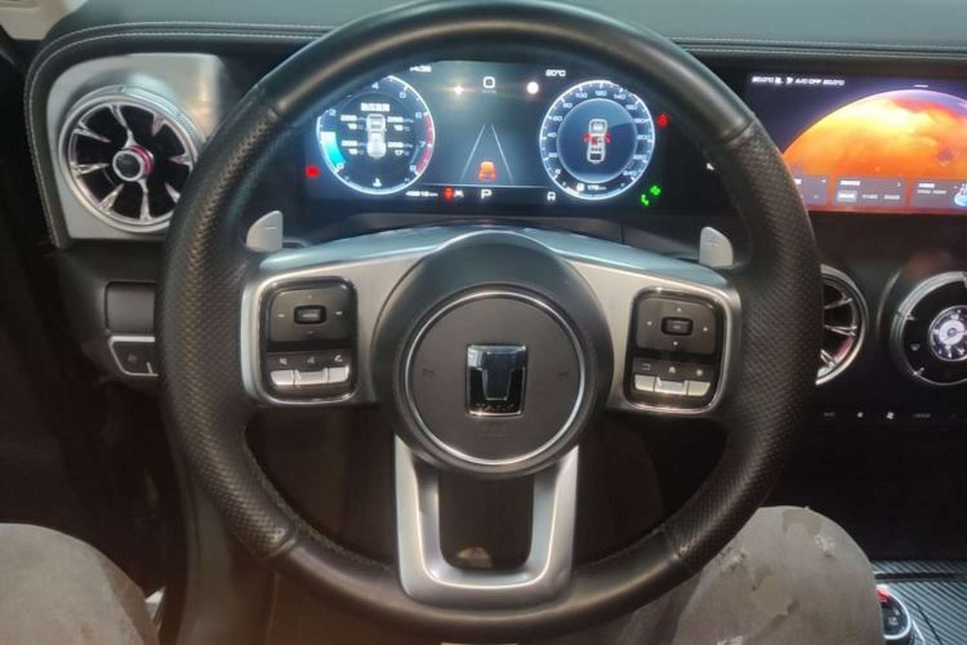 Used Tank 300 2023 City Edition 2.0T—Stylish as Ever Steering Wheel
