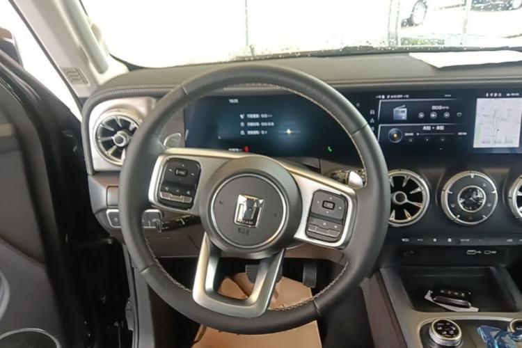 Used Tank 300 2023 City Edition 2.0T—Stylish as Ever Steering Wheel