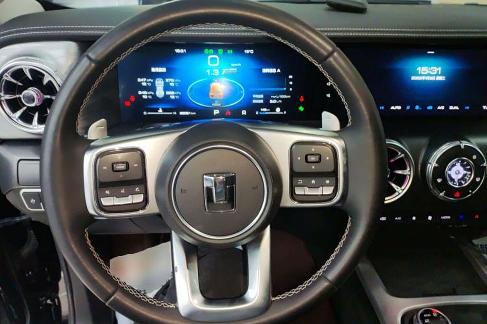 Used Tank 300 2023 City Edition 2.0T—Stylish as Ever Steering Wheel