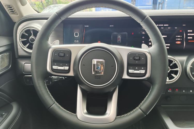 Used Tank 300 2023 City Edition 2.0T—Stylish as Ever Steering Wheel