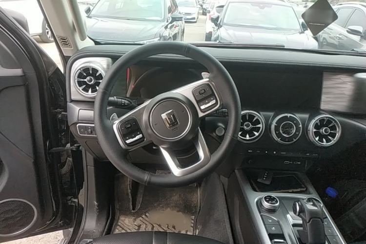 Used Tank 300 2023 City Edition 2.0T—Stylish as Ever Steering Wheel
