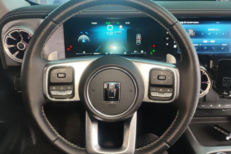 Used Tank 300 2023 City Edition 2.0T—Stylish as Ever Steering Wheel
