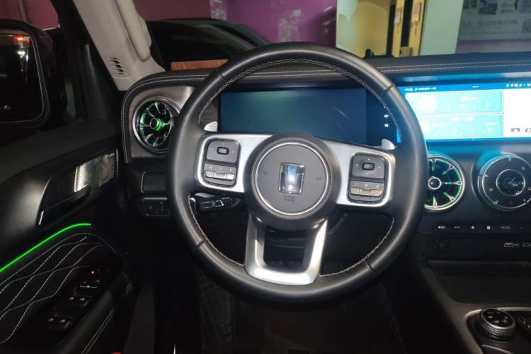 Used Tank 300 2023 City Edition 2.0T—Stylish as Ever Steering Wheel