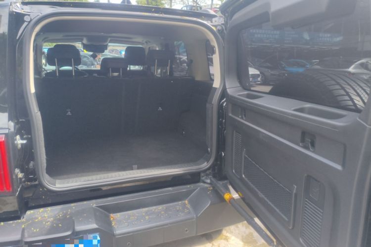 Used Tank 300 2023 City Edition 2.0T—Stylish as Ever Trunk