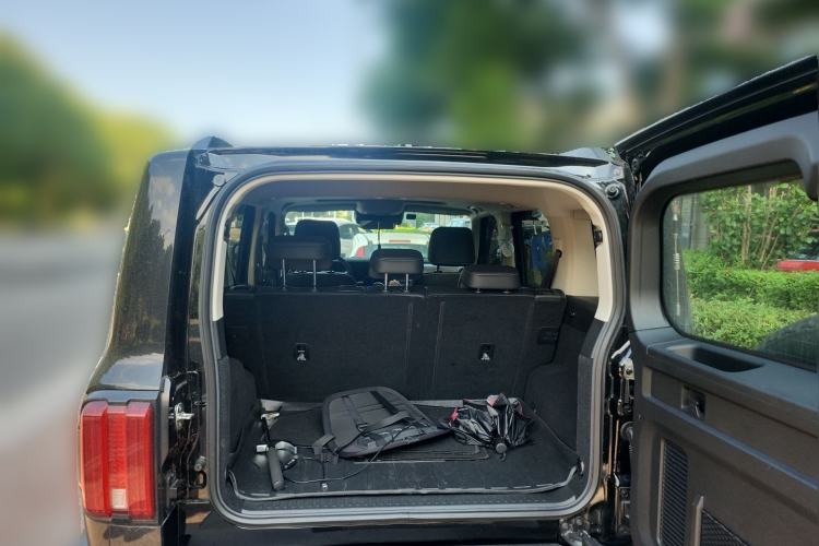 Used Tank 300 2023 City Edition 2.0T—Stylish as Ever Trunk