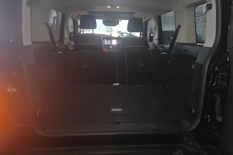 Used Tank 300 2023 City Edition 2.0T—Stylish as Ever Trunk