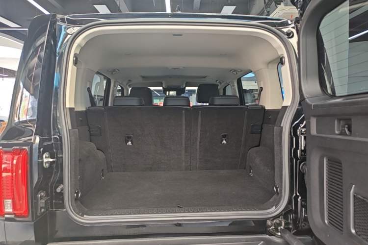 Used Tank 300 2023 City Edition 2.0T—Stylish as Ever Trunk