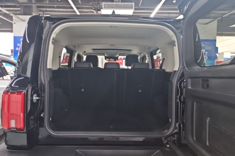 Used Tank 300 2023 City Edition 2.0T—Stylish as Ever Trunk