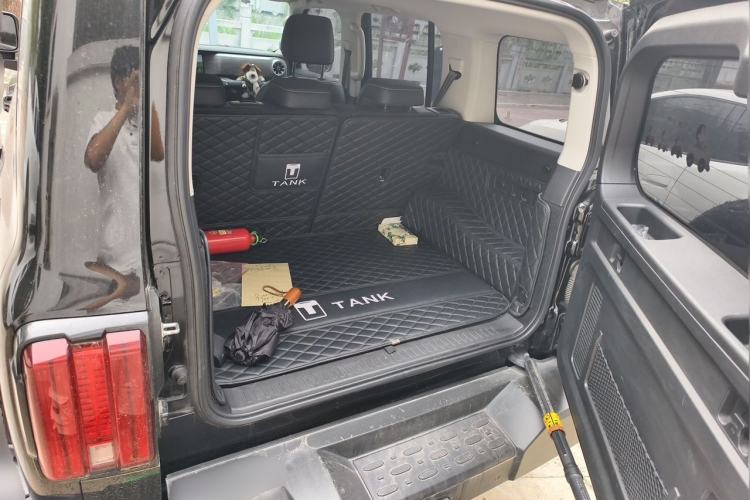 Used Tank 300 2023 City Edition 2.0T—Stylish as Ever Trunk