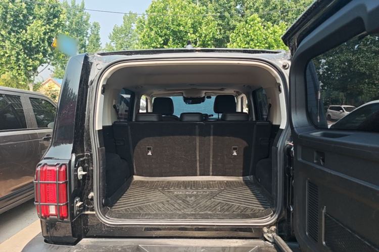 Used Tank 300 2023 City Edition 2.0T—Stylish as Ever Trunk