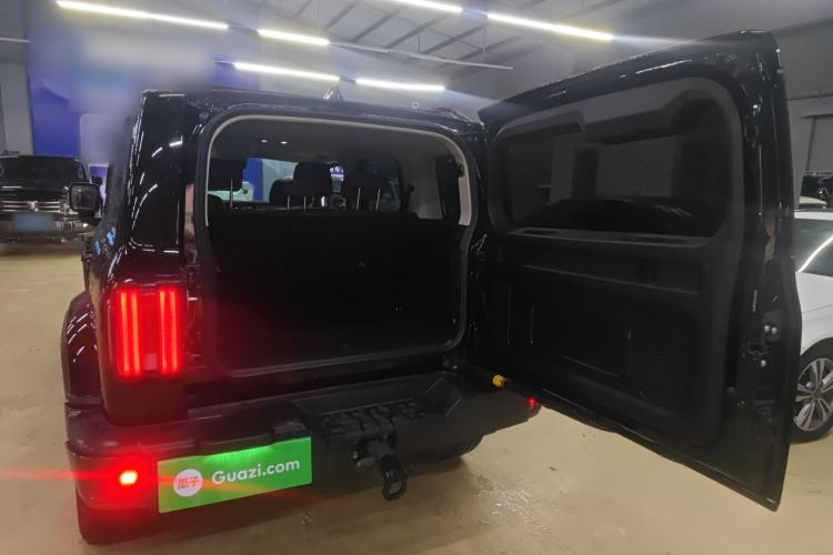 Used Tank 300 2023 City Edition 2.0T—Stylish as Ever Trunk